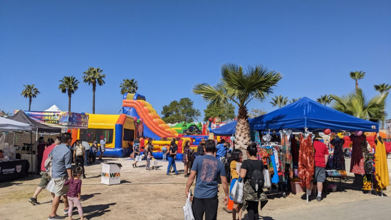 無料バウンスハウス